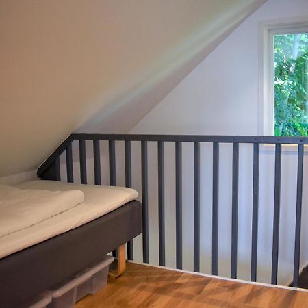 2 Bedroom Amazing Home In Fjaelkinge Exteriör bild